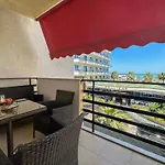 דירה Seaside Bloom Retreat E72 גולם
