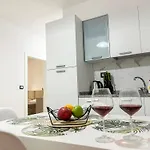 Seaside Bloom Retreat E72 דירה *