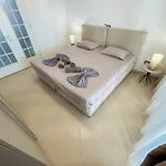 Seaside Bloom Retreat E72