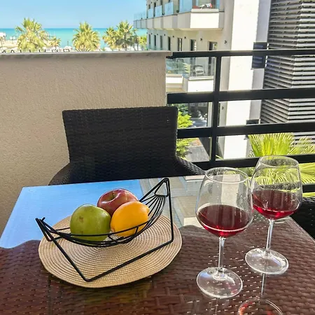 Seaside Bloom Retreat E72 *