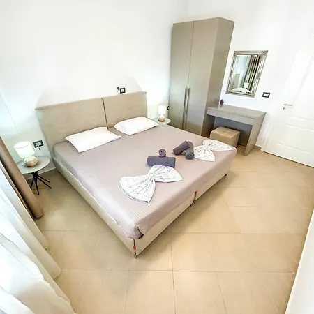 Seaside Bloom Retreat E72 * غوليم
