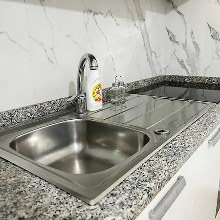 Seaside Bloom Retreat E72 غوليم