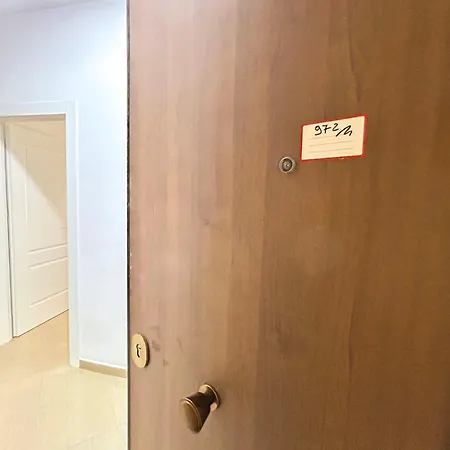 Seaside Bloom Retreat E72 غوليم