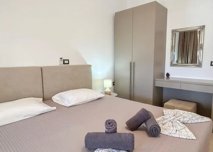 Seaside Bloom Retreat E72