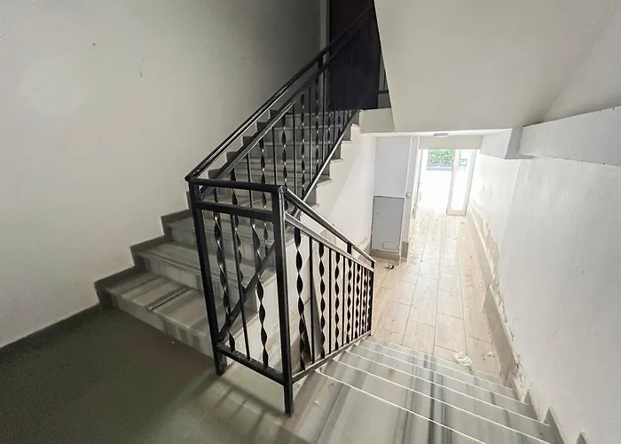 Seaside Bloom Retreat E72