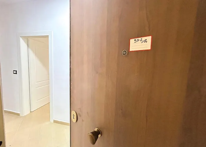 Seaside Bloom Retreat E72 Golem (Tirana)